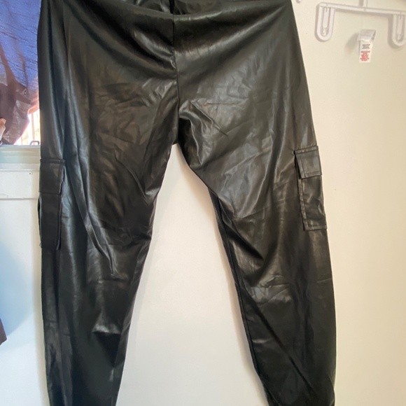 Brand new pants - Picture 4 of 6